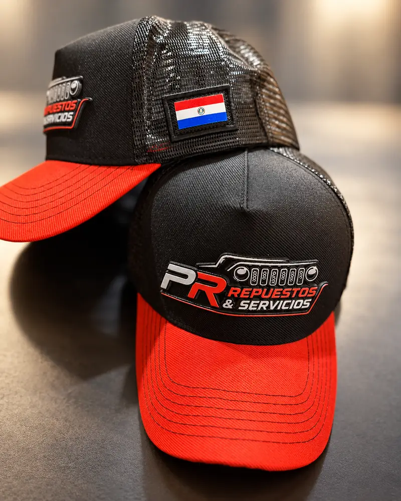 Bonés da PR Repuestos com a bandeira do Paraguai